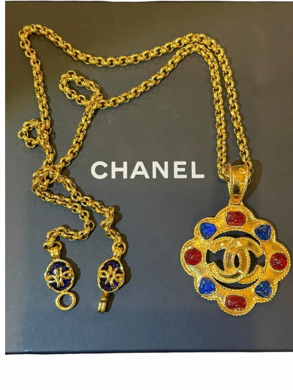 CHANEL RARE Gold-Plate Gripoix Pendant Necklace